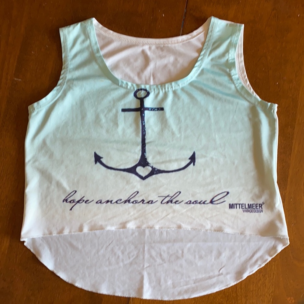 Super cute anchor crop top!